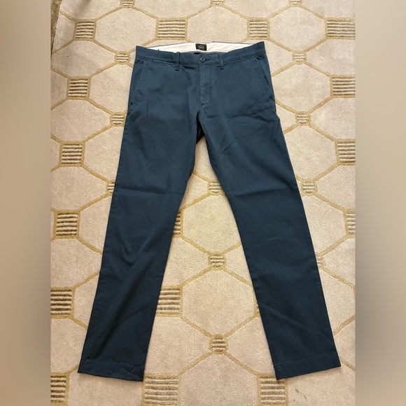J. Crew 484 Slim Fit Stretch Chinos 31/30 - Picture 1 of 10